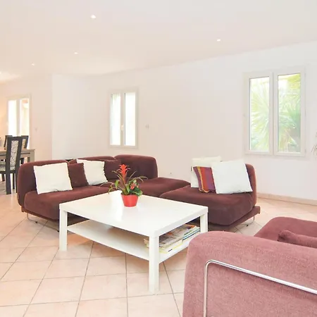 Awesome In With Kitchen Holiday home Calvisson
