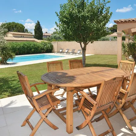 Awesome In With Kitchen Holiday home Calvisson